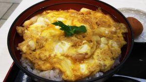 名古屋コーチン親子丼・アップ｜鶏三羽＠ラゾーナ川崎