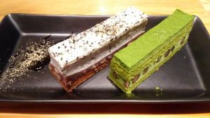 抹茶と黒ごまの和風ケーキ｜ハンズカフェ