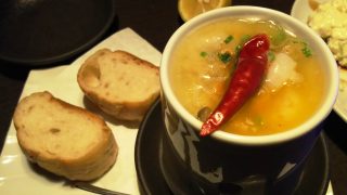 ぷりぷり海老のアヒージョ｜土間土間 川崎仲見世通り店