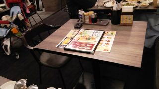 テーブル｜餃子の王将 ウィング川崎店