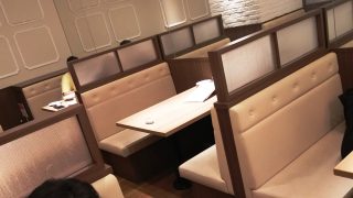 テーブル席｜ラパウザ アトレ川崎店