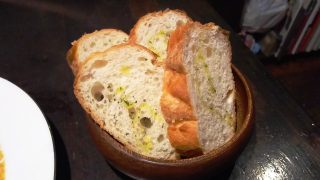 バゲット｜創作バル バルエビータ（鶴見）