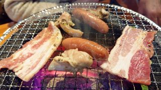 焼いているところ｜七輪焼肉 安安 鹿島田店