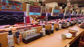 カウンター席｜スシロー 新川崎スクエア店