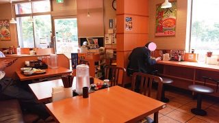 店舗内観｜日高屋 鹿島田店