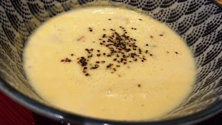 カルボナーラ（つけ汁）｜そばえもん 川崎アゼリア店