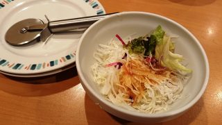 サラダ＆ピッツァカッター｜グラッチェガーデンズ 下平間店