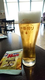 一番搾りと柿ピーチーズ味｜キリンビール 横浜工場