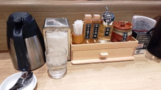 テーブルの上｜つけめんTETSU 武蔵小杉東急スクエア店