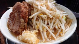 小ラーメン（横から）｜自家製麺 麺でる 川崎店808ism