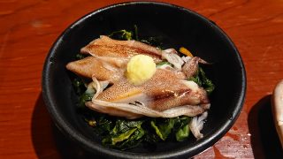 生ホタルいかとわさび菜のおひたし｜とり鉄 川崎仲見世通り店
