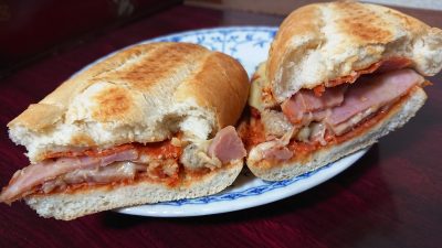 ギガミートピザサンド（断面）｜ドミノピザ（UberEats）