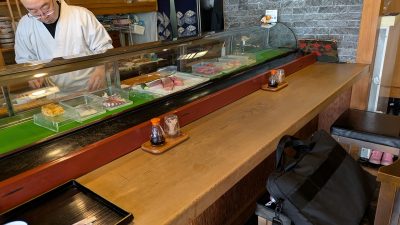 カウンター席｜満寿鮨（幸区古市場）