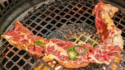 歓喜のドラゴンハラミ（焼いているところ）｜かみむら牧場 京急蒲田第一京浜側道店