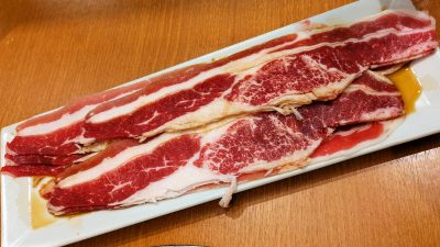 至福の炙りすき焼きカルビ｜かみむら牧場 京急蒲田第一京浜側道店