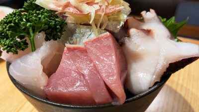 おまかせ海鮮丼（アップ2）｜和風料理 もと