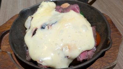 季節野菜とローストビーフのグリル｜Cheese Meets Meat YOKOHAMA