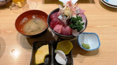 おまかせ海鮮丼｜和風料理 もと