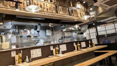 カウンター席｜スミビトケムリ 関内店