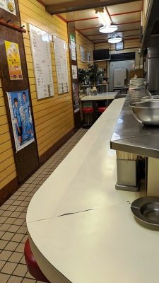 カウンター席｜味の好来
