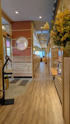 店舗内観（通路）｜おかげ庵 川崎駅西口店