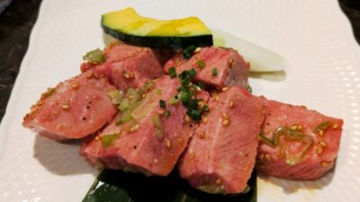 特上厚切り牛タン塩｜炭火焼肉 楽牛園