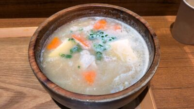 ごろごろ野菜の具だくさん豚汁｜こめらく 海鮮ごはんと和のスープ。