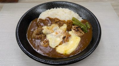 チキンカレー＋チーズ｜Sol Curry