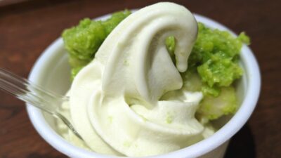 チビずんだパフェのソフトクリーム｜あおばだんご本舗 川崎アゼリア店