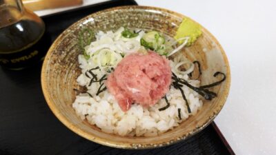 ミニねぎとろ丼｜えきめんや 京急川崎店