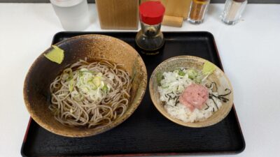 かけそば＋ミニねぎとろ丼｜えきめんや 京急川崎店