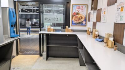 店舗内観｜えきめんや 京急川崎店