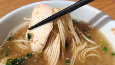 濃厚鳥白湯ラーメン（麺リフトアップ）｜焼売のジョー 川崎店