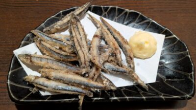 きびなごの唐揚げ|結び屋 有楽町