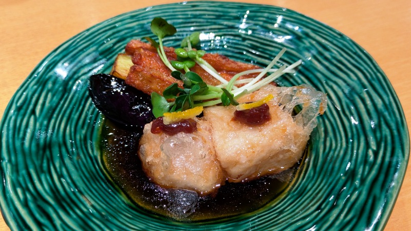 ごま豆腐の揚げ出汁｜エビスバー 川崎アゼリア店