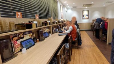 店舗内観|資さんうどん 尻手店