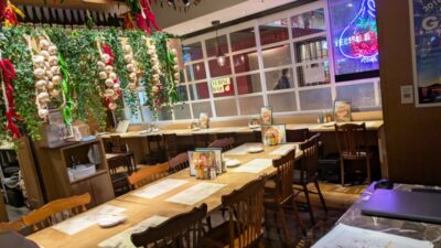 店舗内観|GARLIC JO'S 川崎アゼリア店