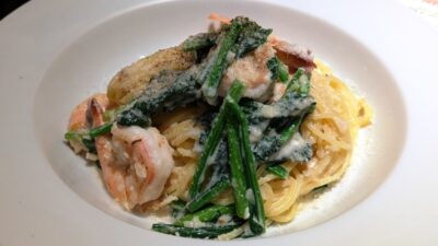 海老とほうれん草のガーリッククリームソースパスタ|GARLIC JO'S 川崎アゼリア店