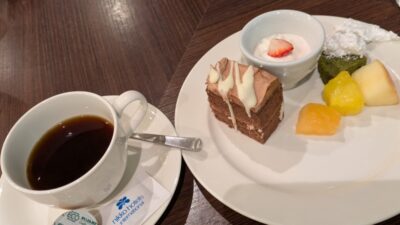 コーヒーとデザート|ナトゥーラ NATURA