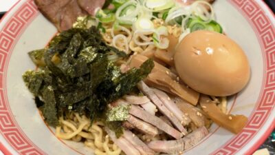 特製油そばのトッピング｜春木屋 ラゾーナ川崎