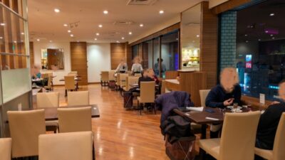 店舗内観(テーブル席)|ナトゥーラ NATURA