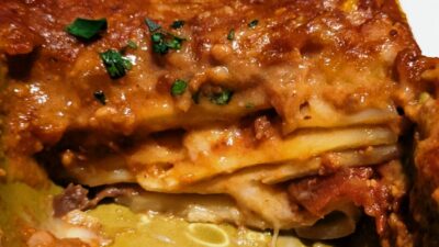 特製ミートソースのラザニア（断面）｜TAVOLA アトレ川崎店