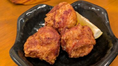 鶏の唐揚げ｜熱々肉汁餃子 あじくら