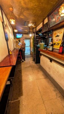 店舗内観|ドライカレーポッケ