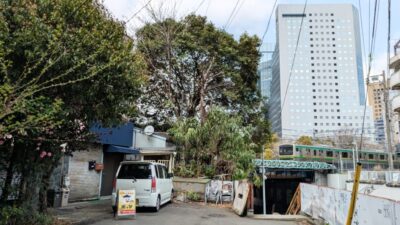 入口の看板|ドライカレーポッケ