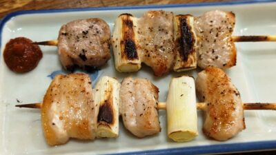 豚バラ串焼き｜かぶら屋 蒲田店