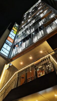 ビルの外観｜うまかっちゃん 川崎店