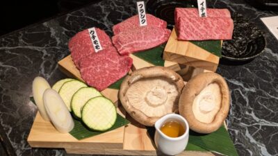 霜降り3点盛り&焼き野菜|焼肉極本店