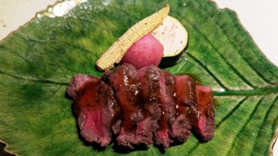 蝦夷鹿のステーキ｜弥助の奥