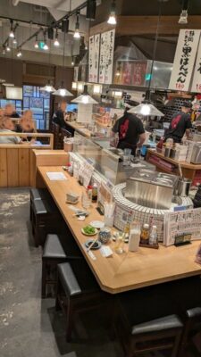 カウンター席・テーブル席|まめったい商店 鹿島田店